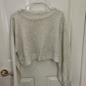 Cropped Raw-Edge Sweatshirt in Light Oat